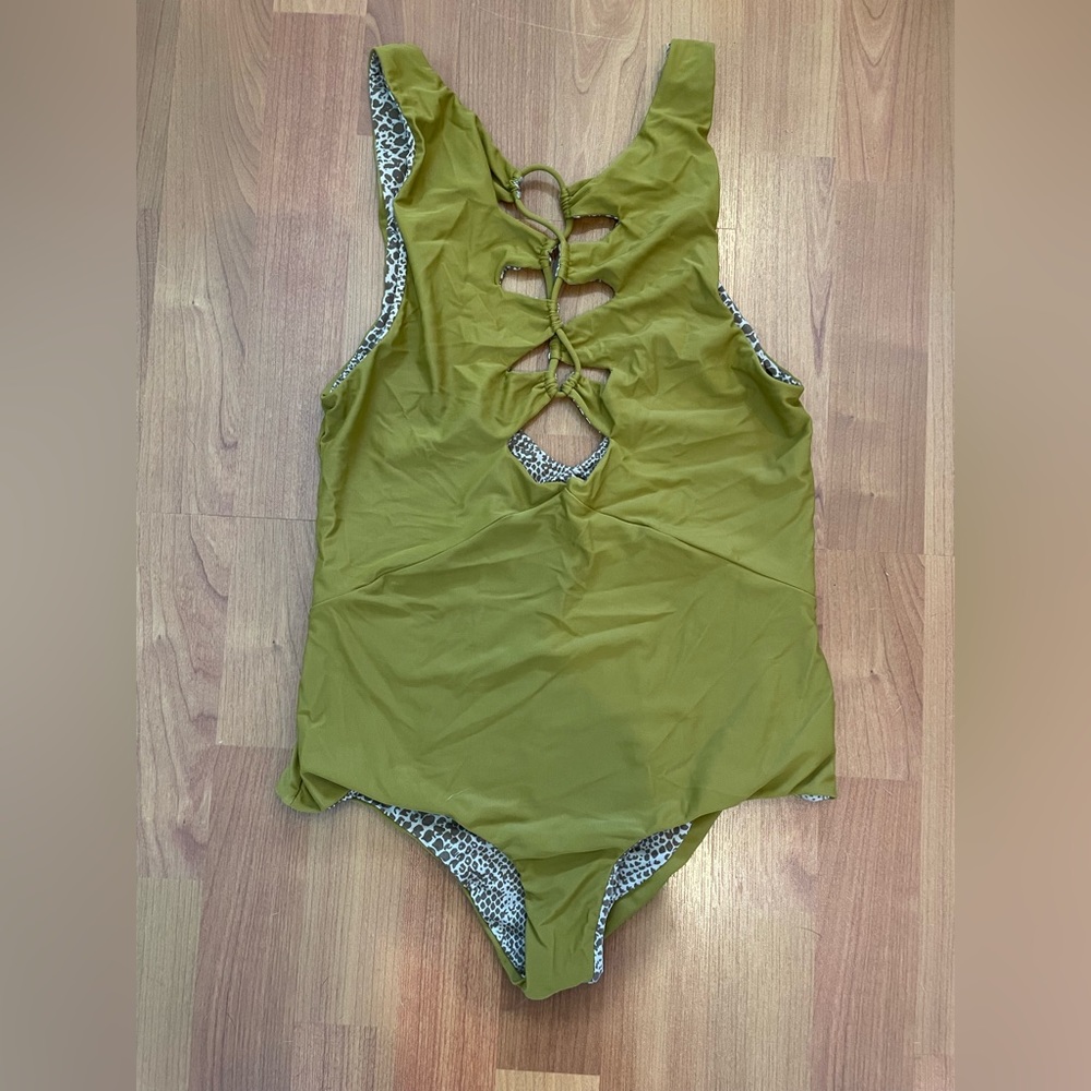 Acacia One Piece